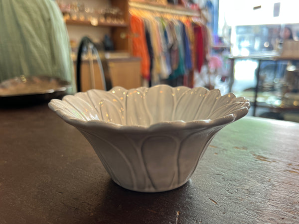 Bordallo Pinheiro - Daisy Bowl