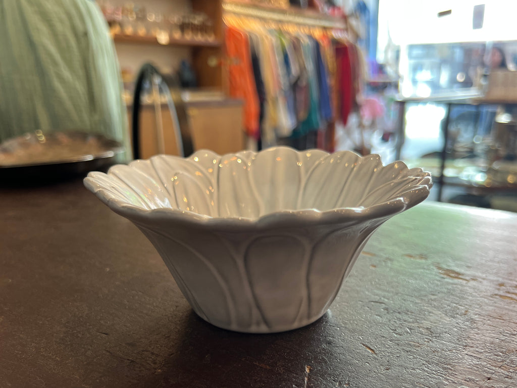 Bordallo Pinheiro - Daisy Bowl